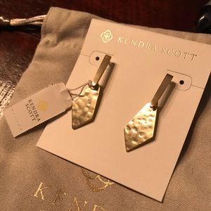 Kendra Scott Gianna Drop Earrings in Gold